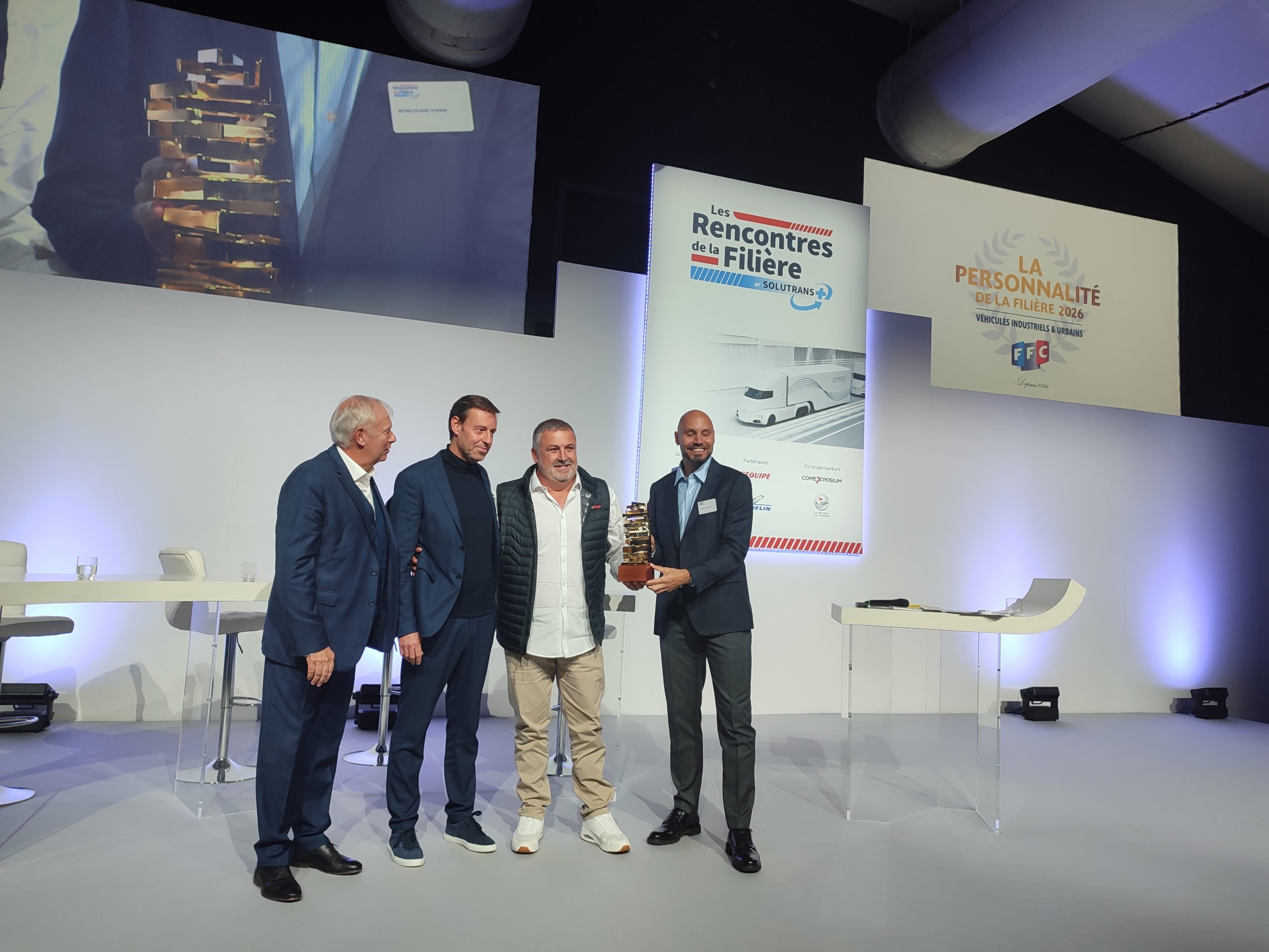 Patrick CHOLTON (SOLUTRANS / CARPROMO), Pierre-Henri PARADAS (L'Equipe / Amaury Media), Fabien CALVET (TruckStop) et Yohan BENALOUANE (investisseur & entrepreneur Origins Fund, ancien footballeur pro)